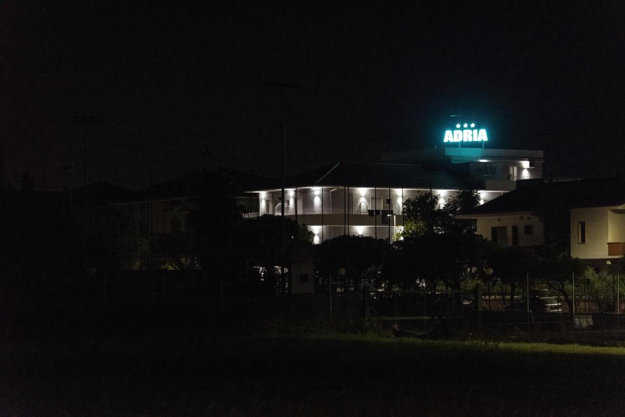 Adria Beach Hotel Alba Adriatica Bagian luar foto